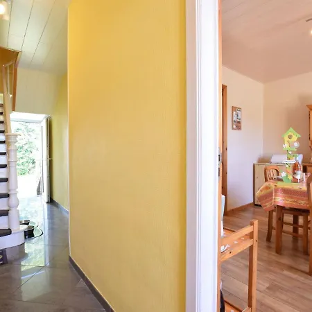 Cozy Near The Forest In Bovigny 度假居
