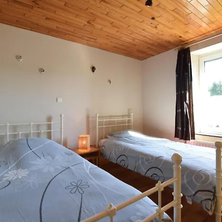 Cozy Near The Forest In Bovigny 度假居