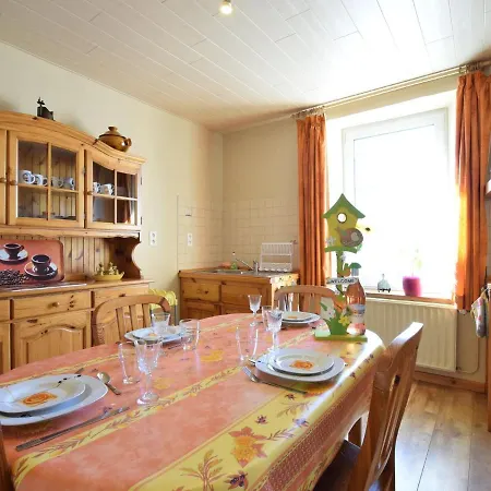 Cozy Near The Forest In Bovigny 度假居