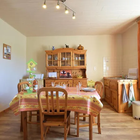 Cozy Near The Forest In Bovigny 度假居